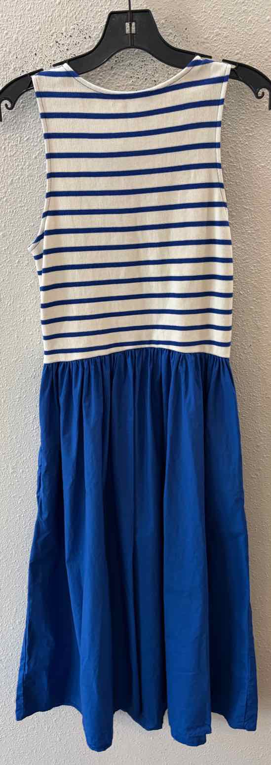 AVARA Blue and White Size M Dress