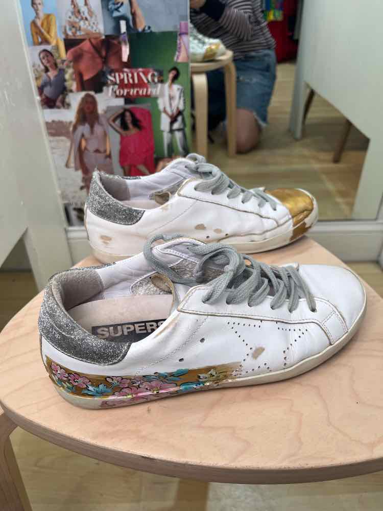 Golden Goose White and Gold Size 37 Shoes