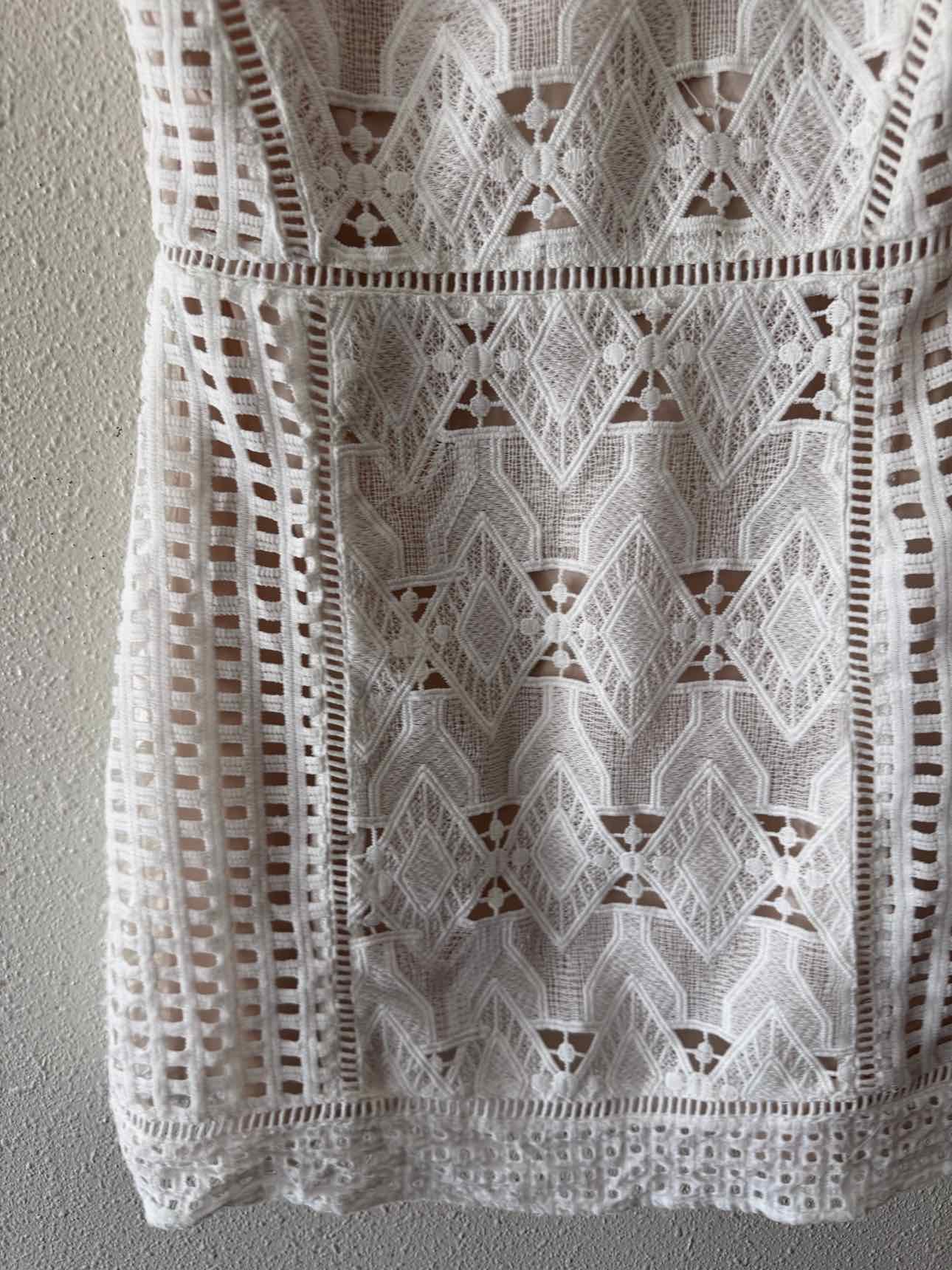 Skies are blue Nude and White Size M Dress