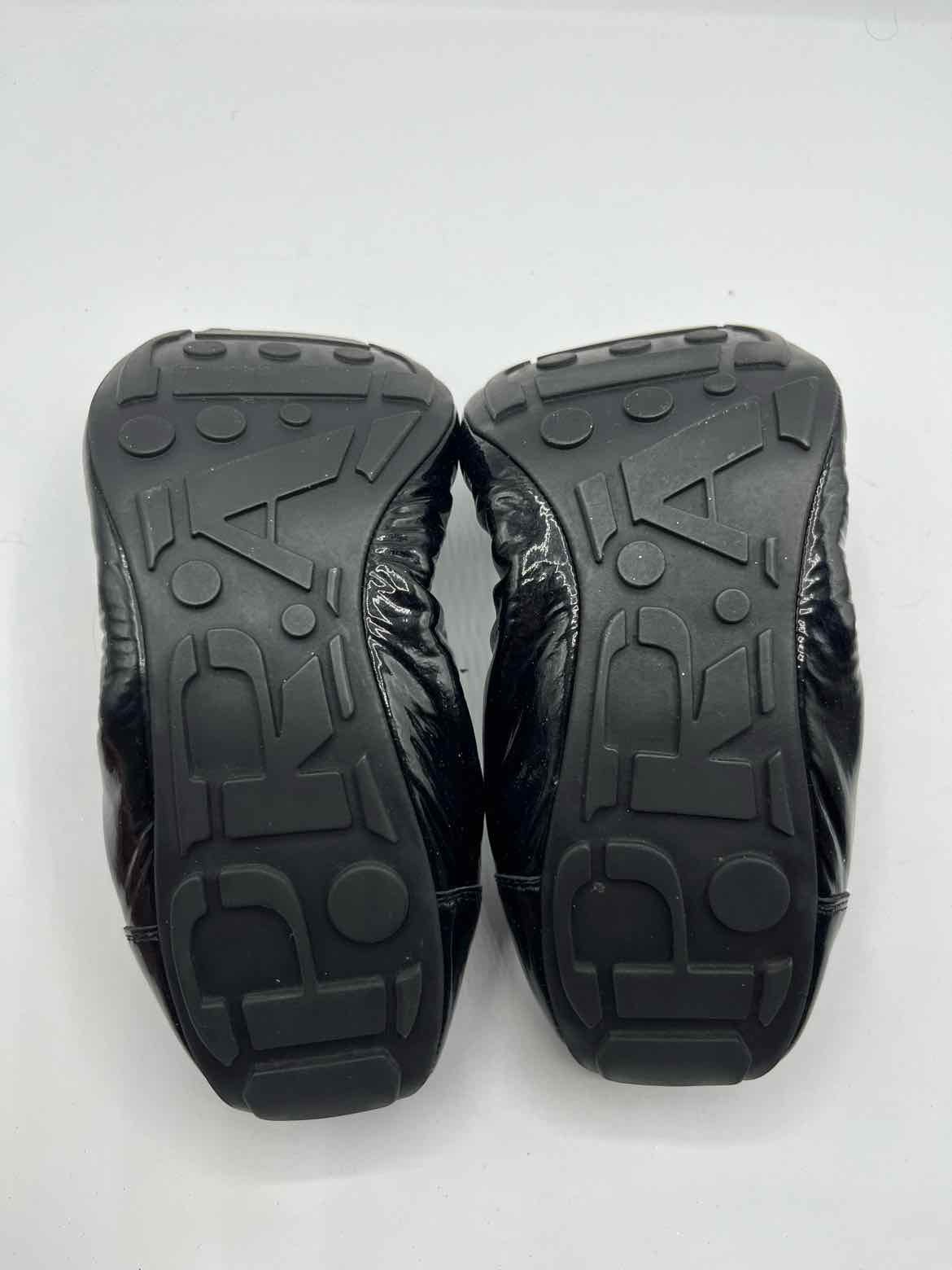 Prada Black Size 40 Shoes