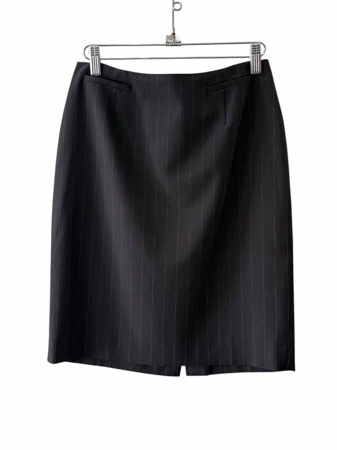 Ann Taylor LOFT black and red Size 4P Skirt
