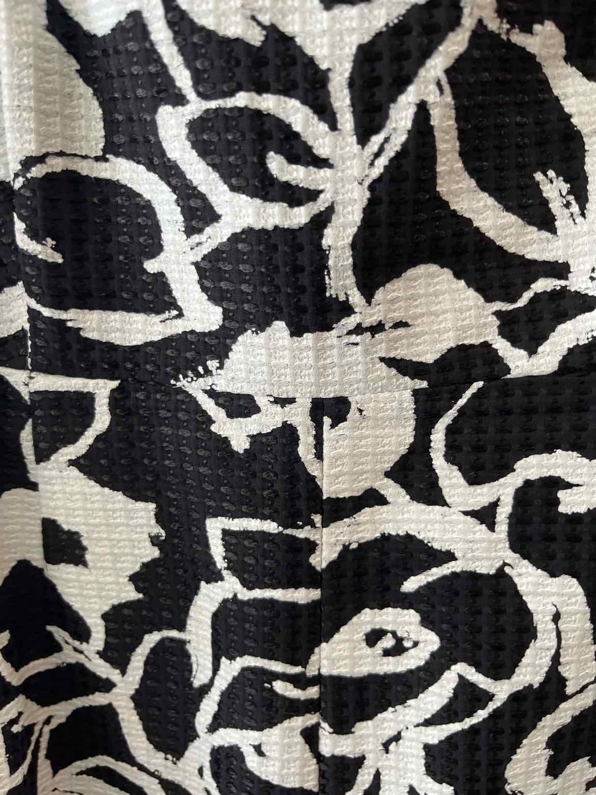 Suno Black and white Size 2 Romper
