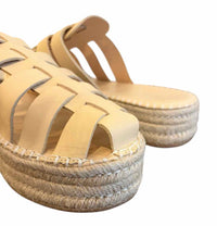 Schutz Cream Size 9 Shoes