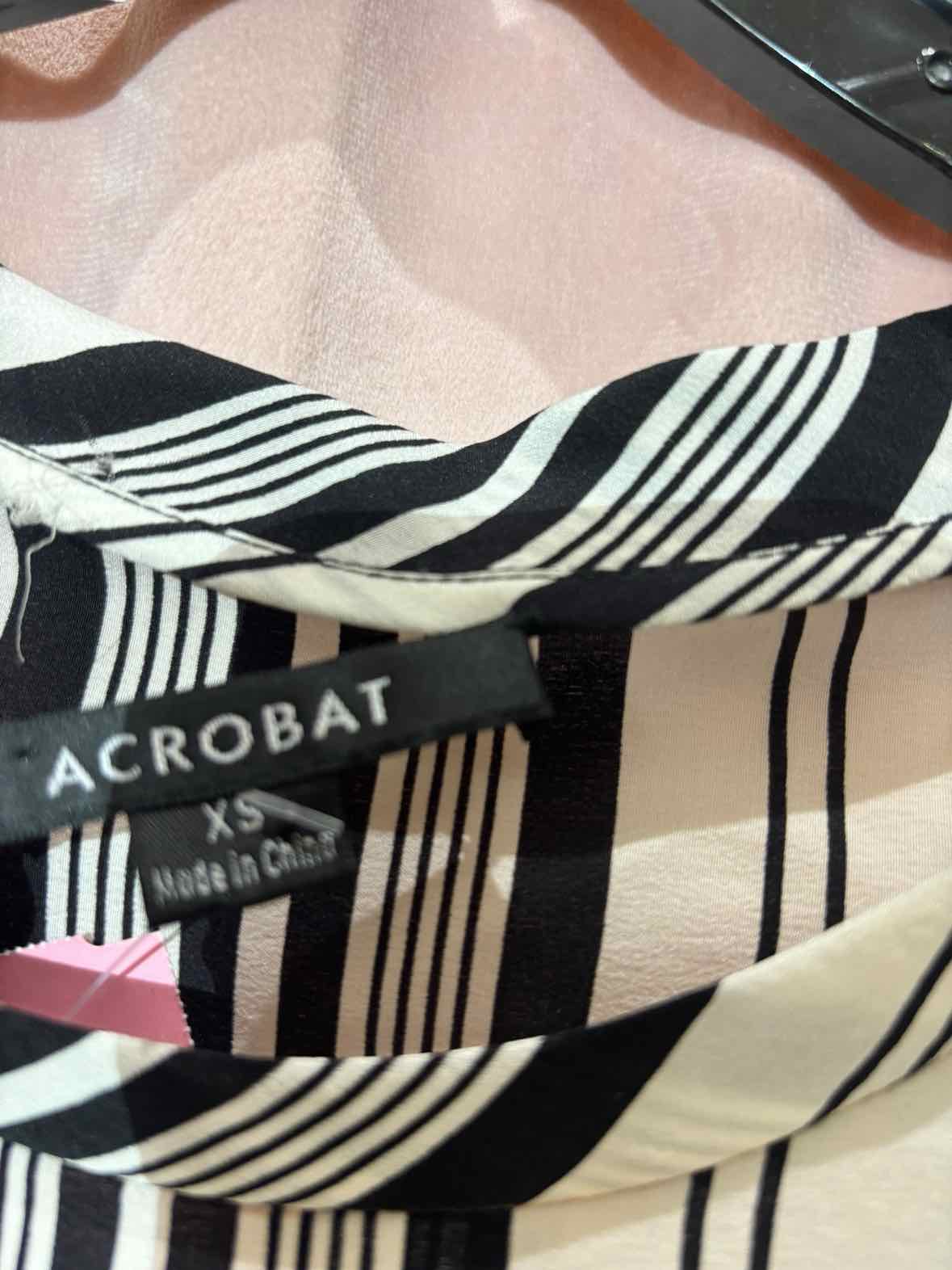 Acrobat Black & White Size XS T-shirt