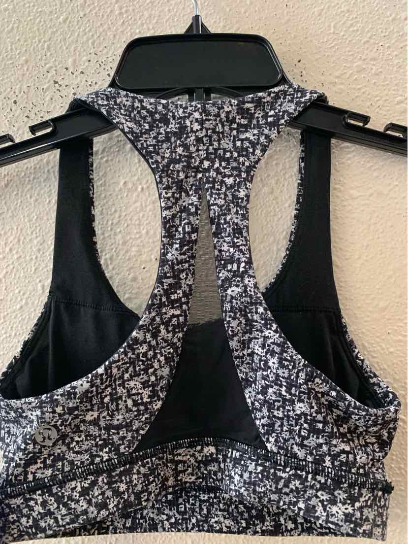 Lululemon Black and white Size 2 Sports Bra