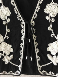 jennifer & grace Black and white Size M Shirt