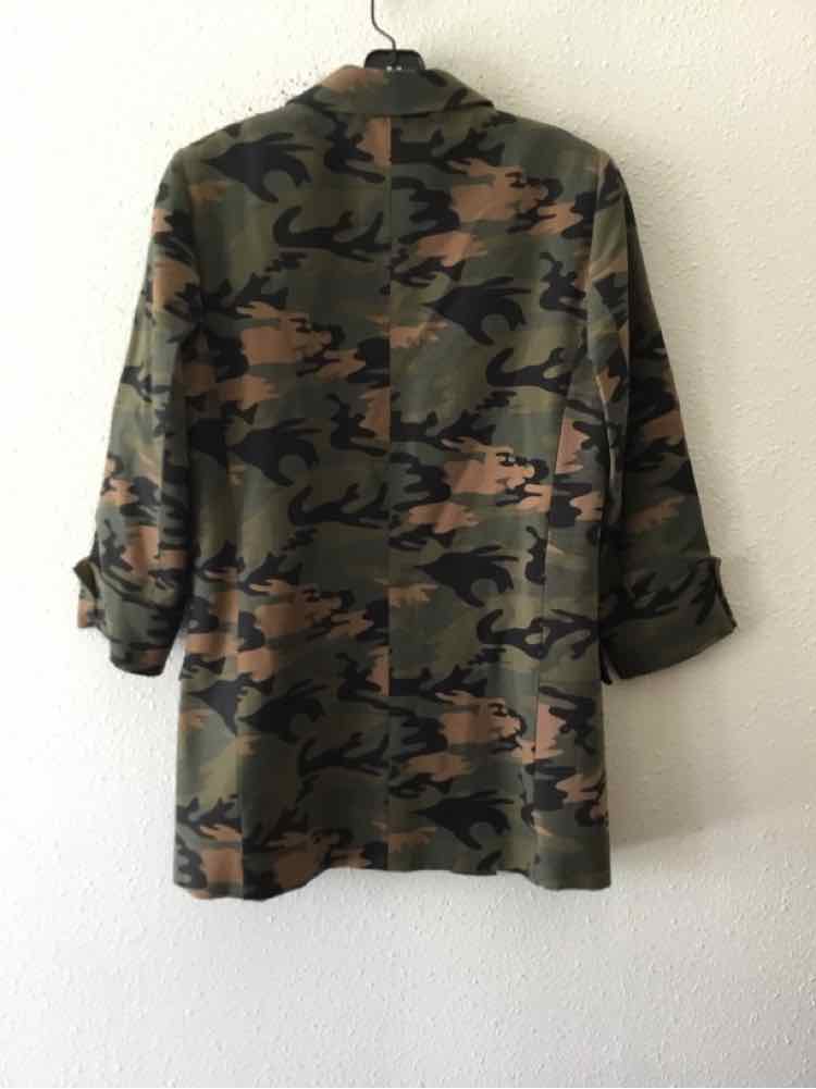 Vilagallo Camo Size 38 Blazer