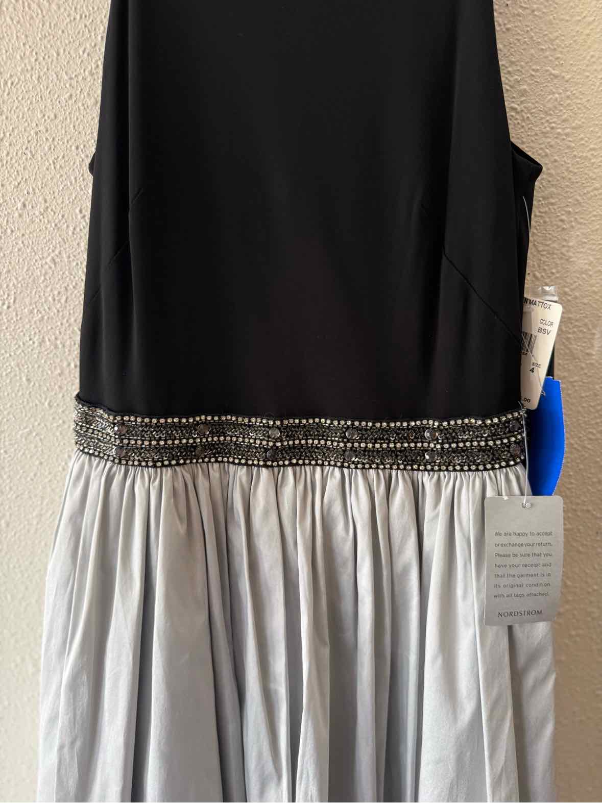 Aidan Mattox Black and silver Size 4 Gown/Evening Wear