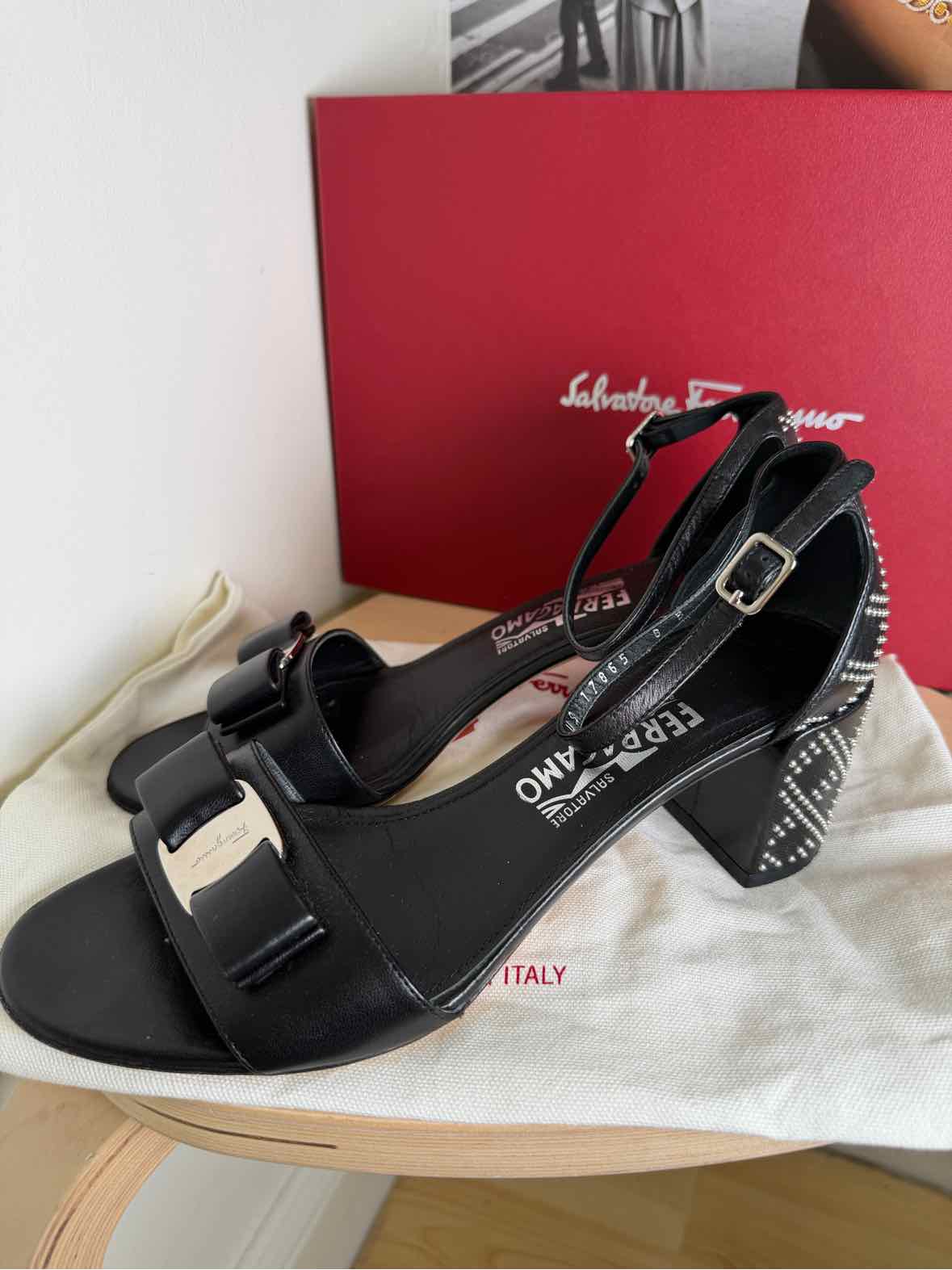 Salvatore Ferragamo Black Size 8 Shoes