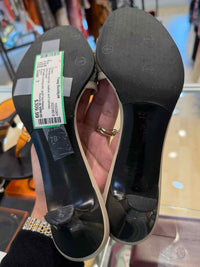 Gucci off white and tan Size 7 Shoes