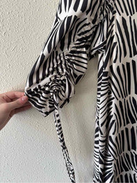 GHOSPELL Black and white Size XS Dress