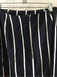 LOFT Navy and White Size 18 Skirt