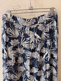 C & C California Navy and White Size M Skirt