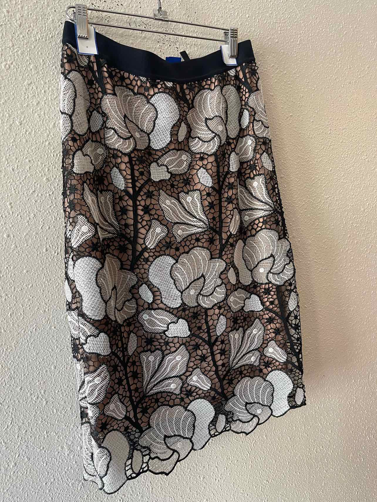 BCBGMax Azria Nude Multi Size M Skirt