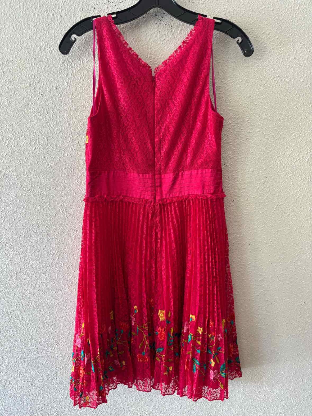 French Connection Red multi Size 2 Dress – Swap Boutique French Connection Red multi Size 2 Dress – Swap Boutique