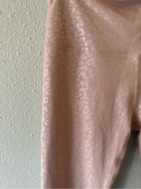 Beyond Yoga Blush Size M Leggings