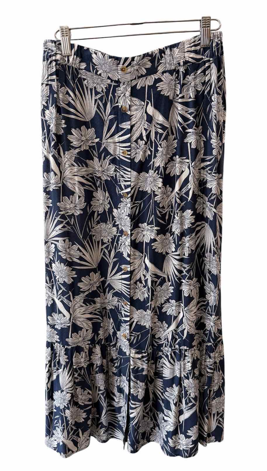 C & C California Navy and White Size M Skirt