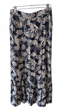 C & C California Navy and White Size M Skirt