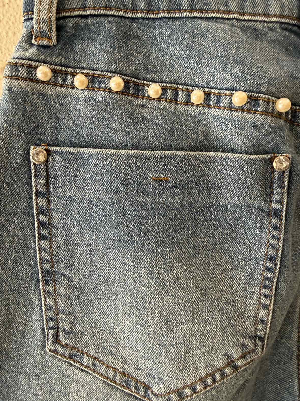 VBRT Medium Wash Size 26 Jeans