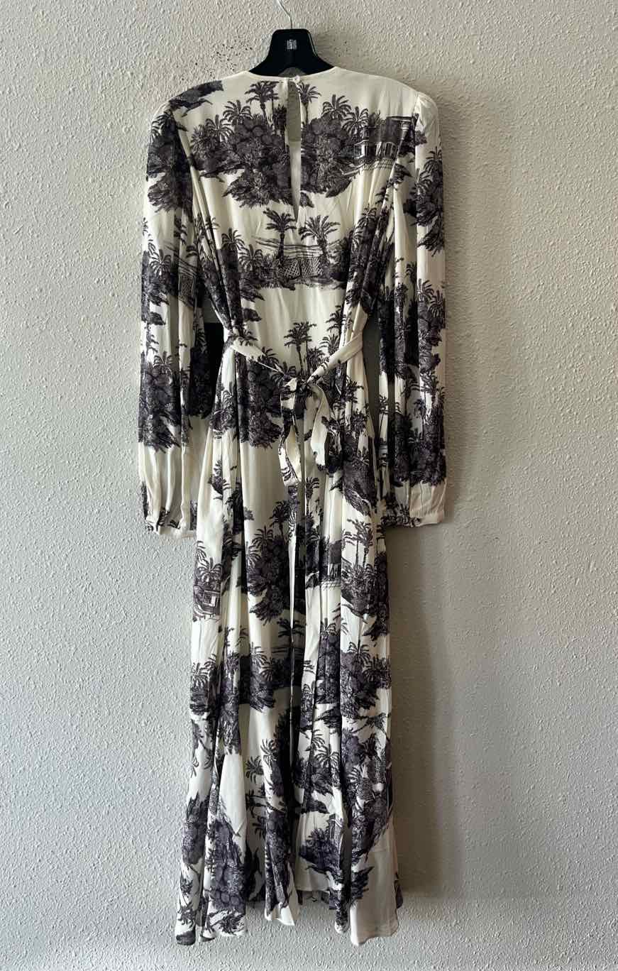 Tuckernuck Cream & Black Size XS Dress