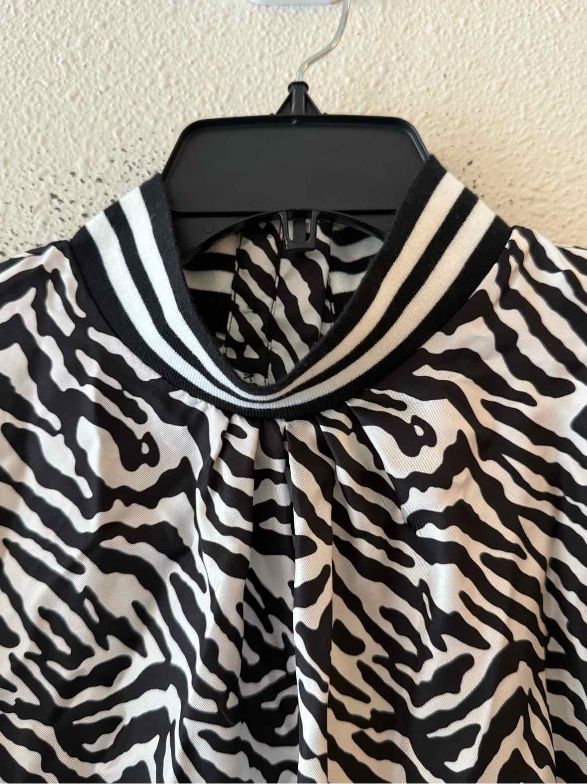 Hunter Bell Black and white Size L Shirt