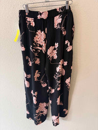 Chelsea 28 Black Multi Size 8 Pants
