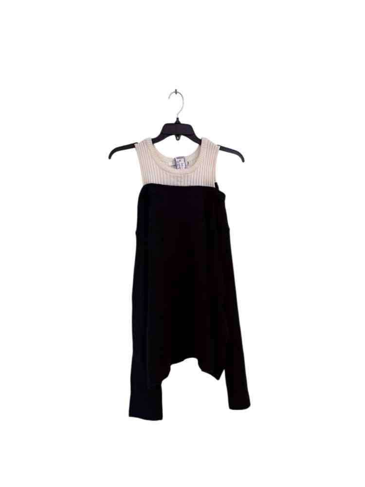 AVANTLOOK Black and white Size M Sweater