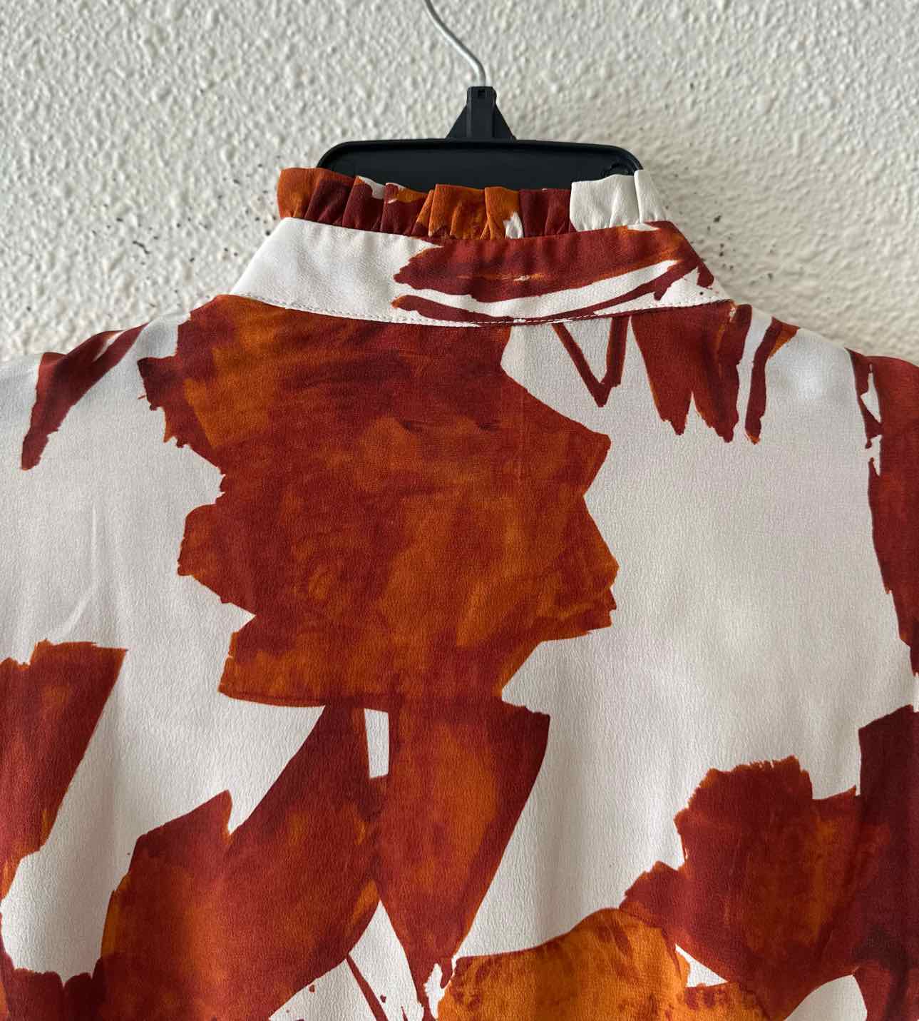 Sara Roka Ivory and Brown Size No Label Shirt