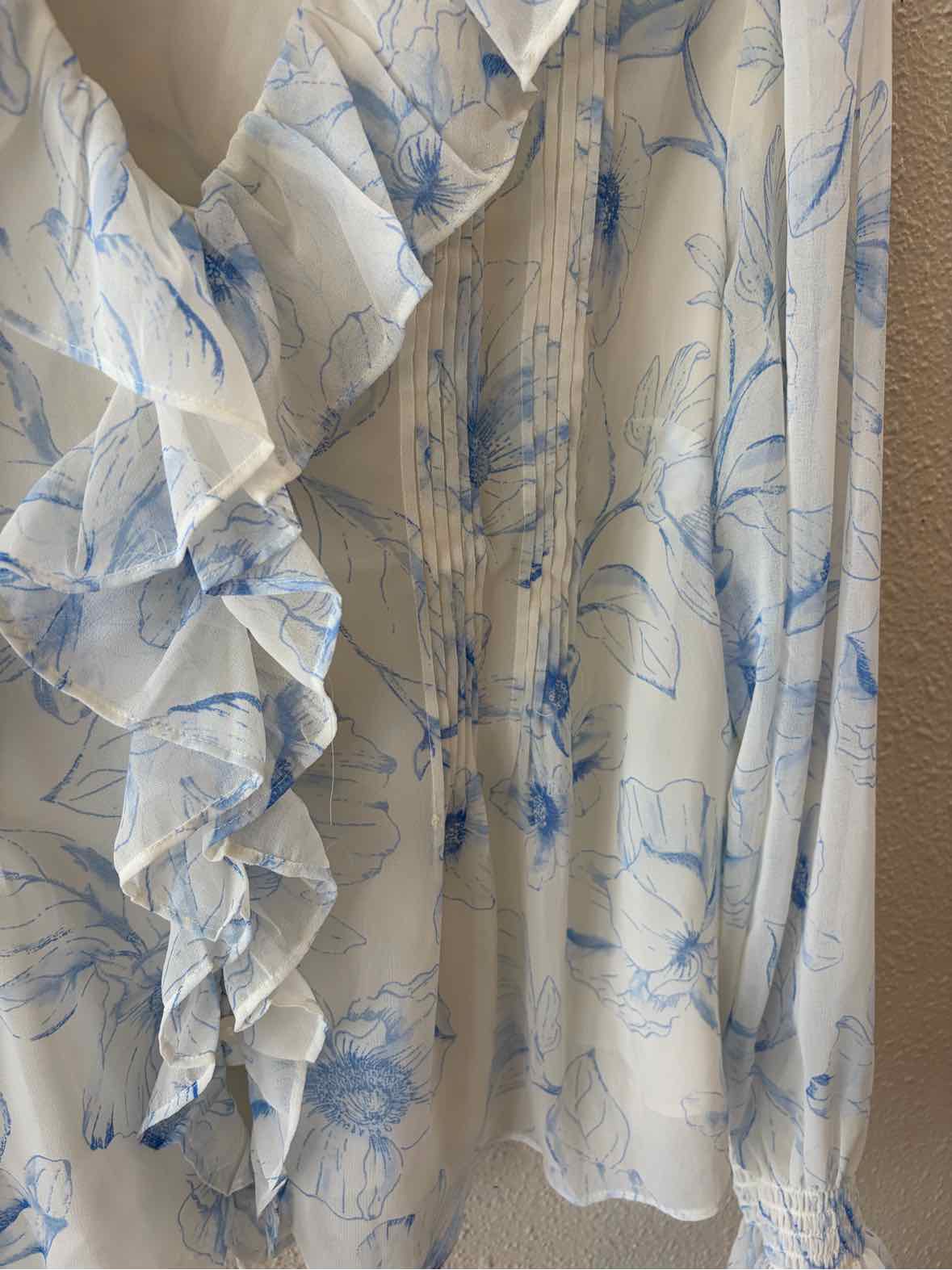 Ann Taylor White and Blue Size S Blouse