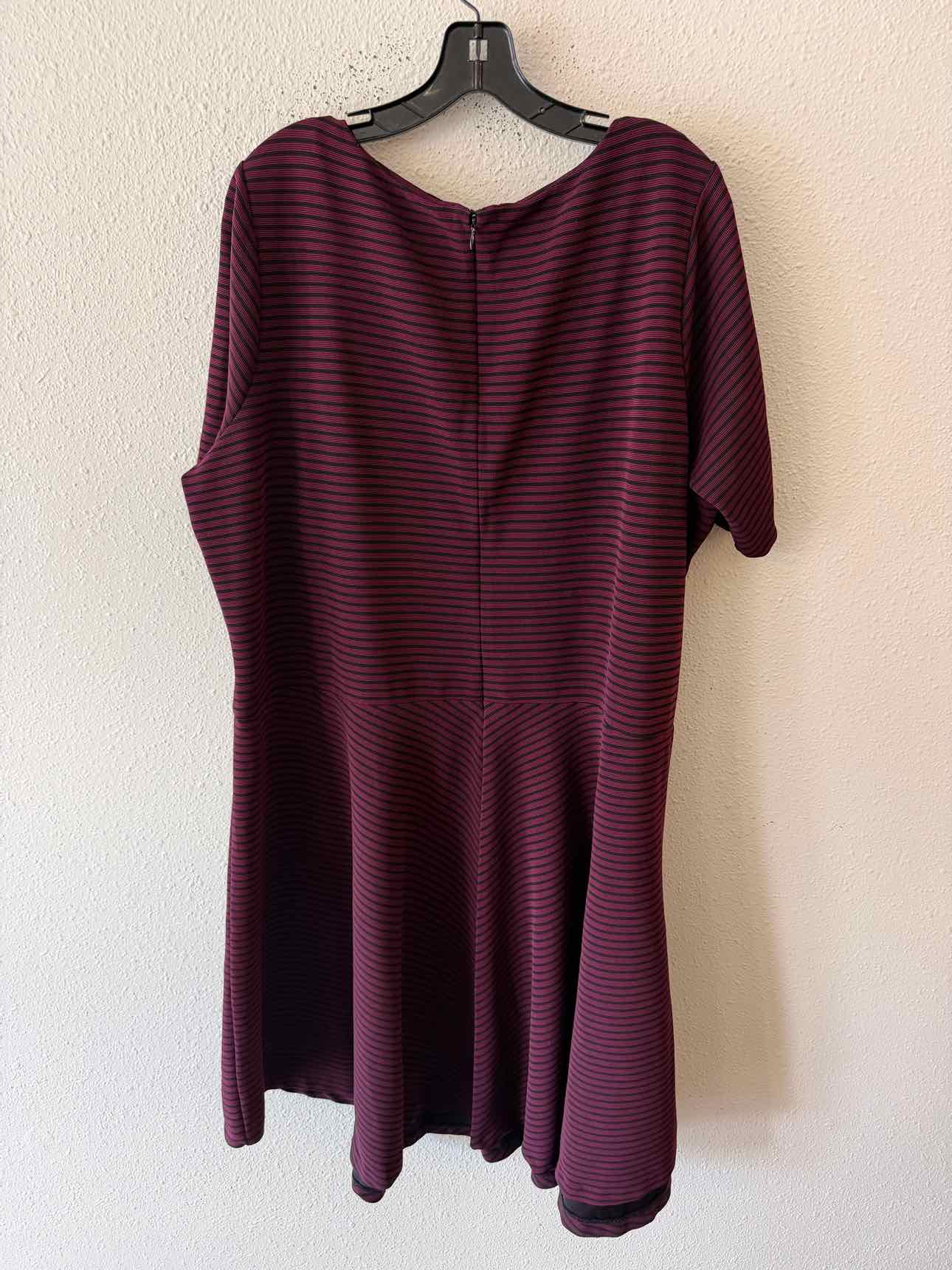ELOQUII Burgundy and black Size 28 Dress