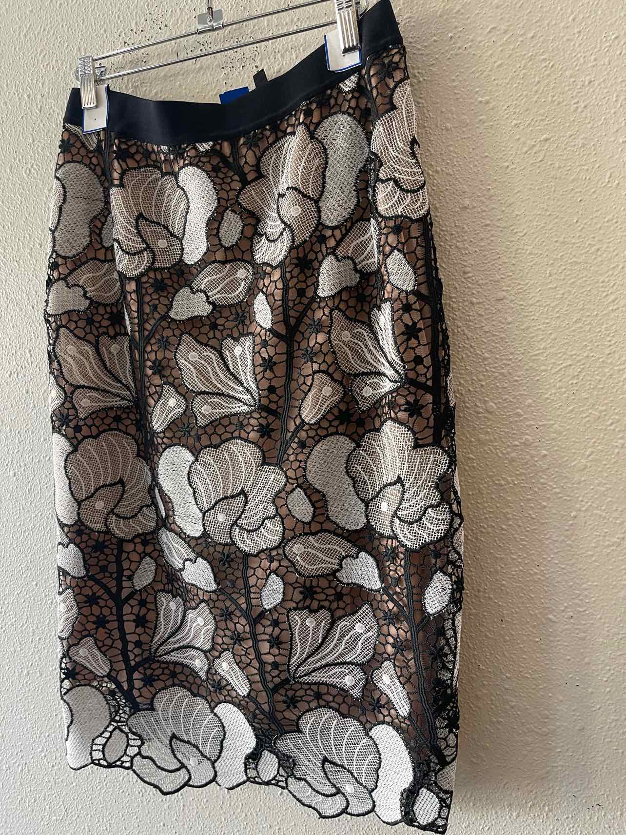 BCBGMax Azria Nude Multi Size M Skirt
