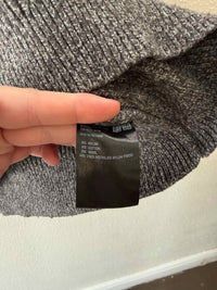 Uniqlo Charcoal Size M Sweater