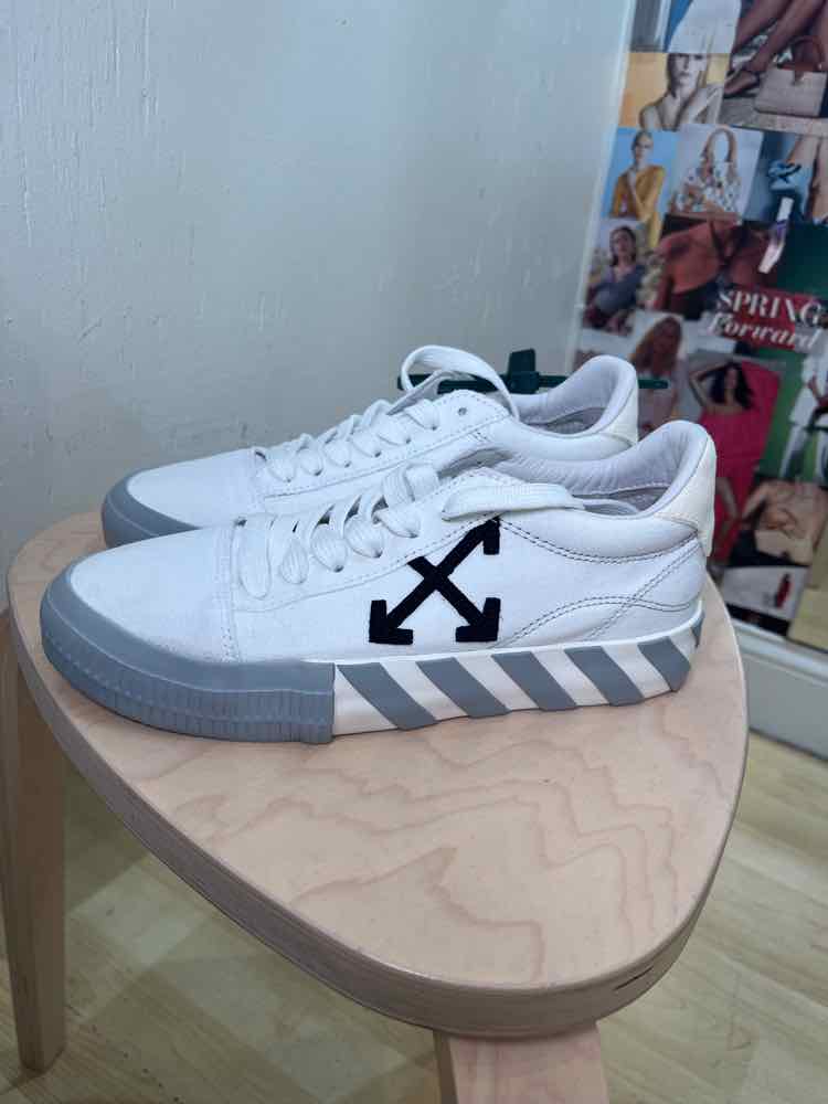 Off White White Size 38 Shoes