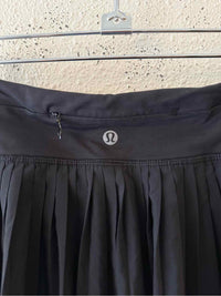 Lululemon Black Size 6 Skort