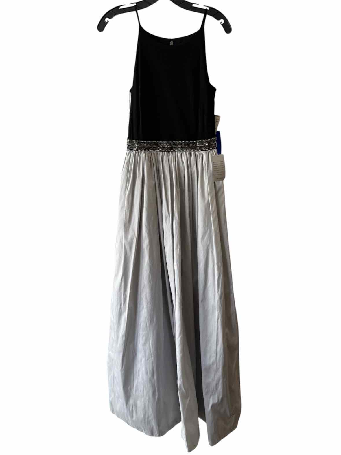 Aidan Mattox Black and silver Size 4 Gown/Evening Wear