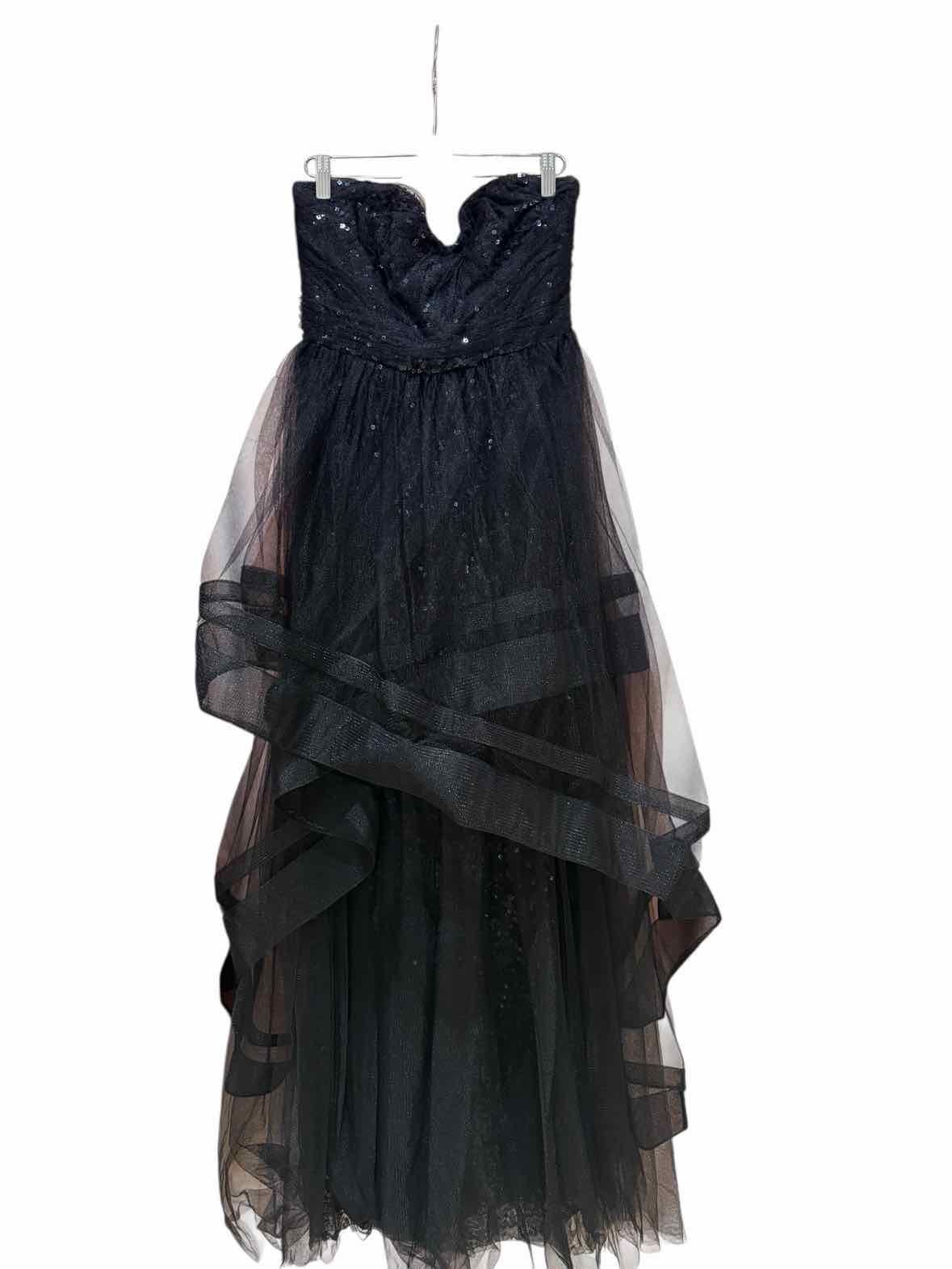 Monique L'Huillier Black Size 6 Formal