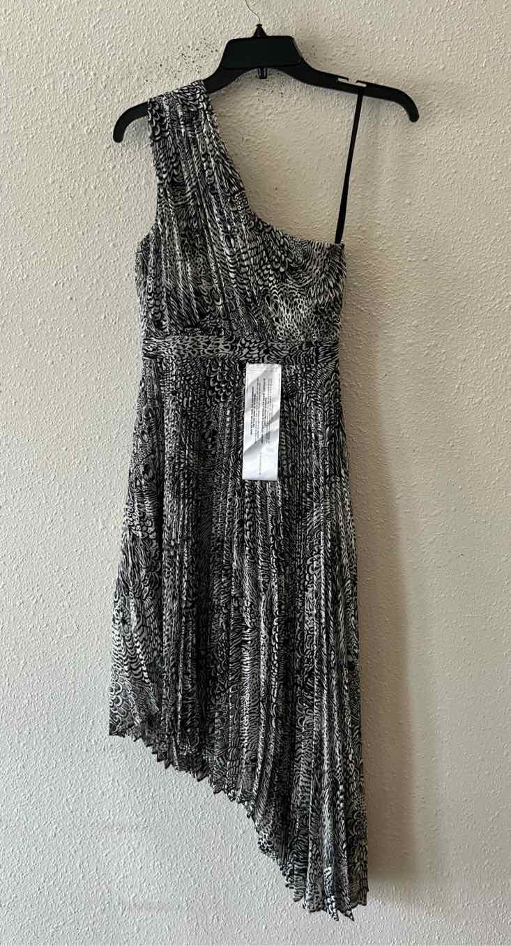 BCBGMax Azria Black and white Size 0 Dress