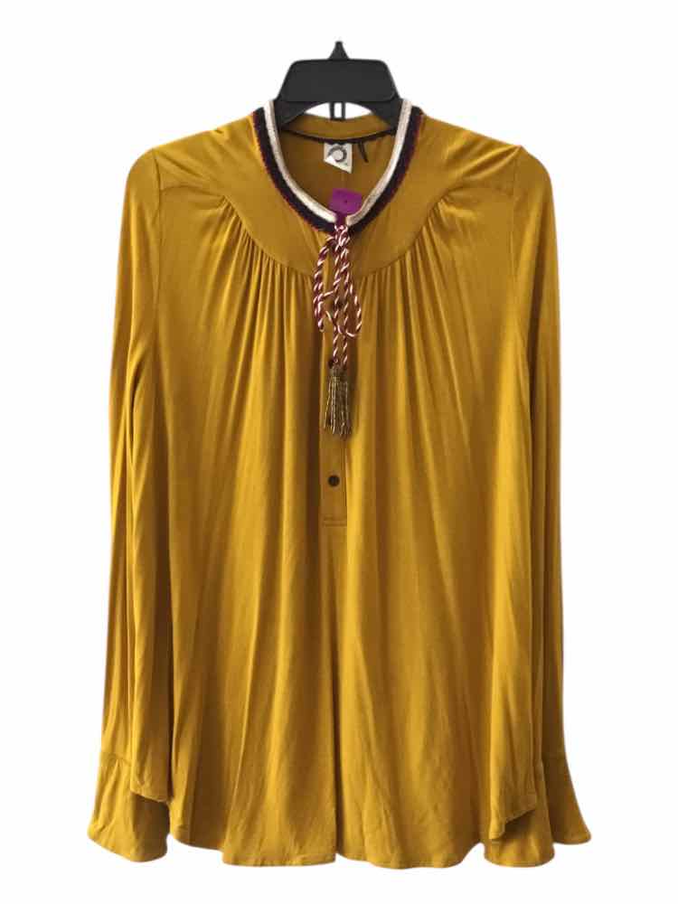 Akemi + Kin Mustard Size L Shirt