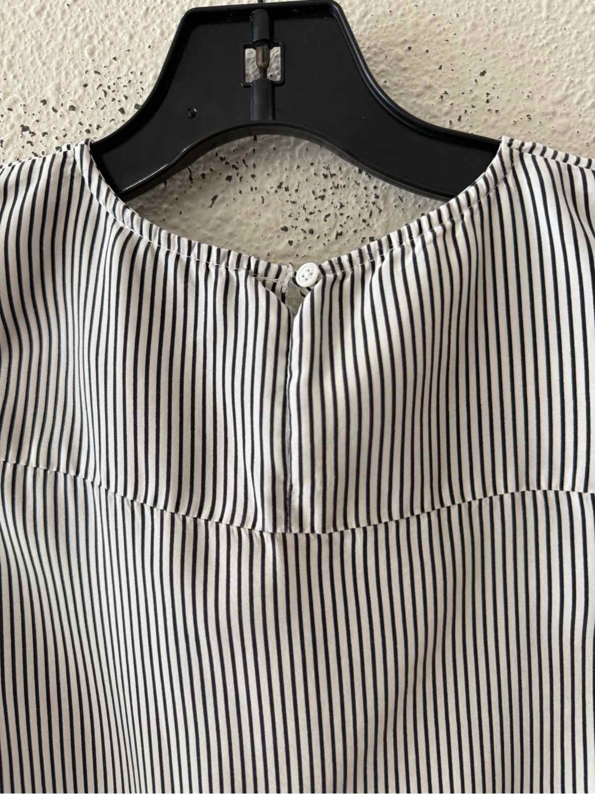 Everlane Black and white Size 6 Shirt