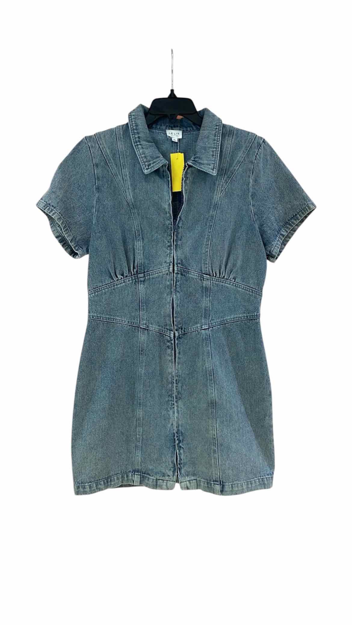 Le Lis Light Wash Size L Dress