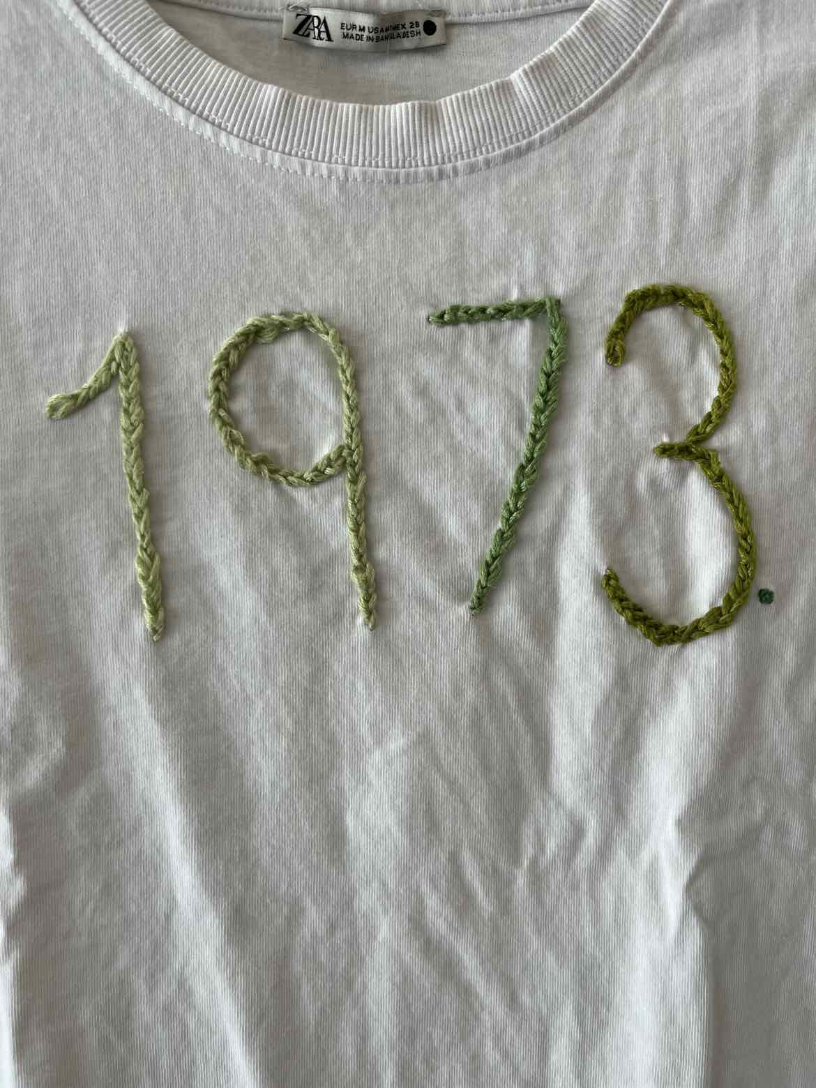 Zara White and Green Size M T-shirt