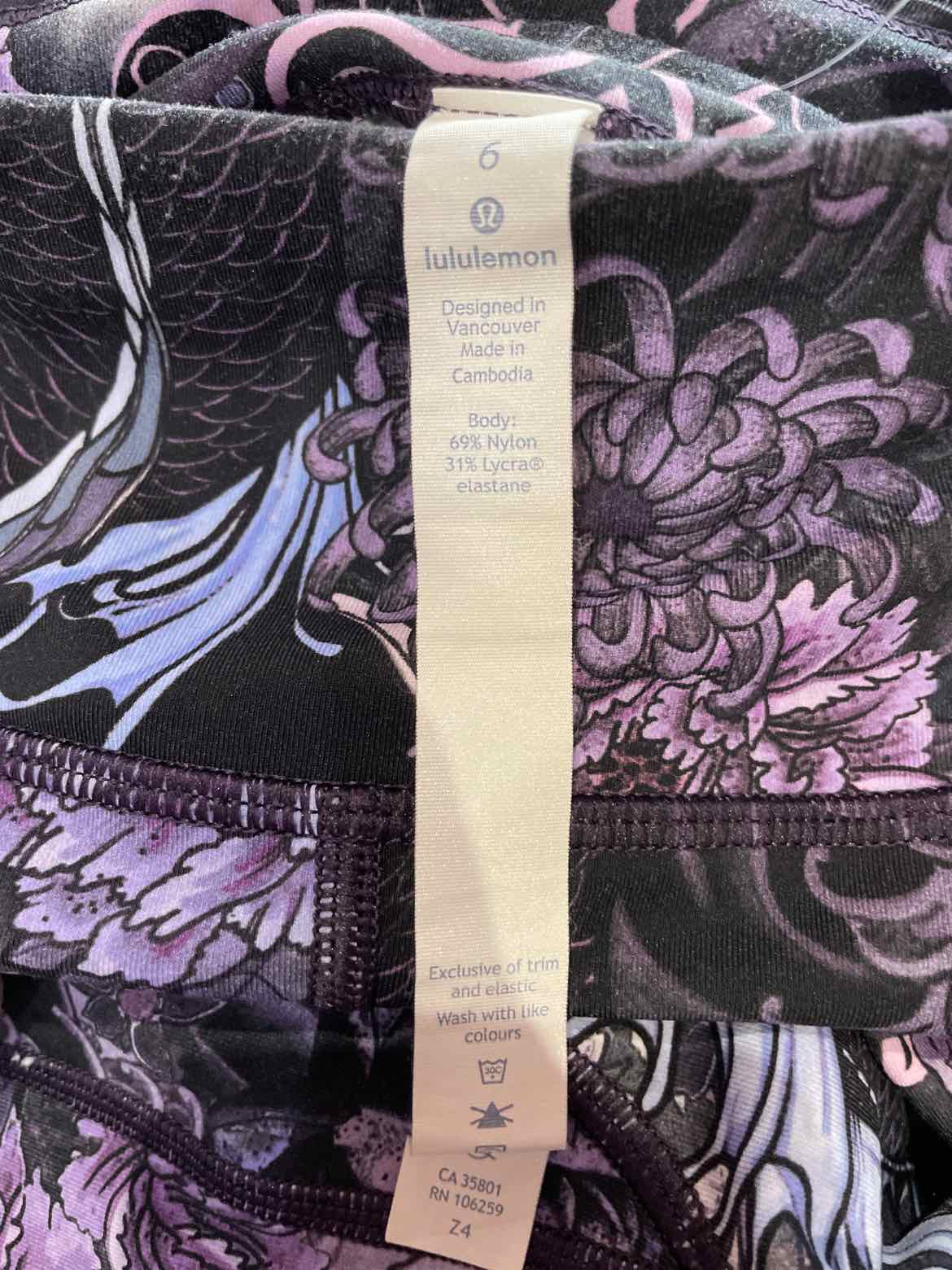 Lululemon Purple/Black Size 6 Leggings
