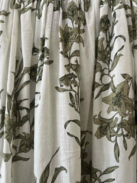 Hunter Bell White and Green Size 2 Skirt