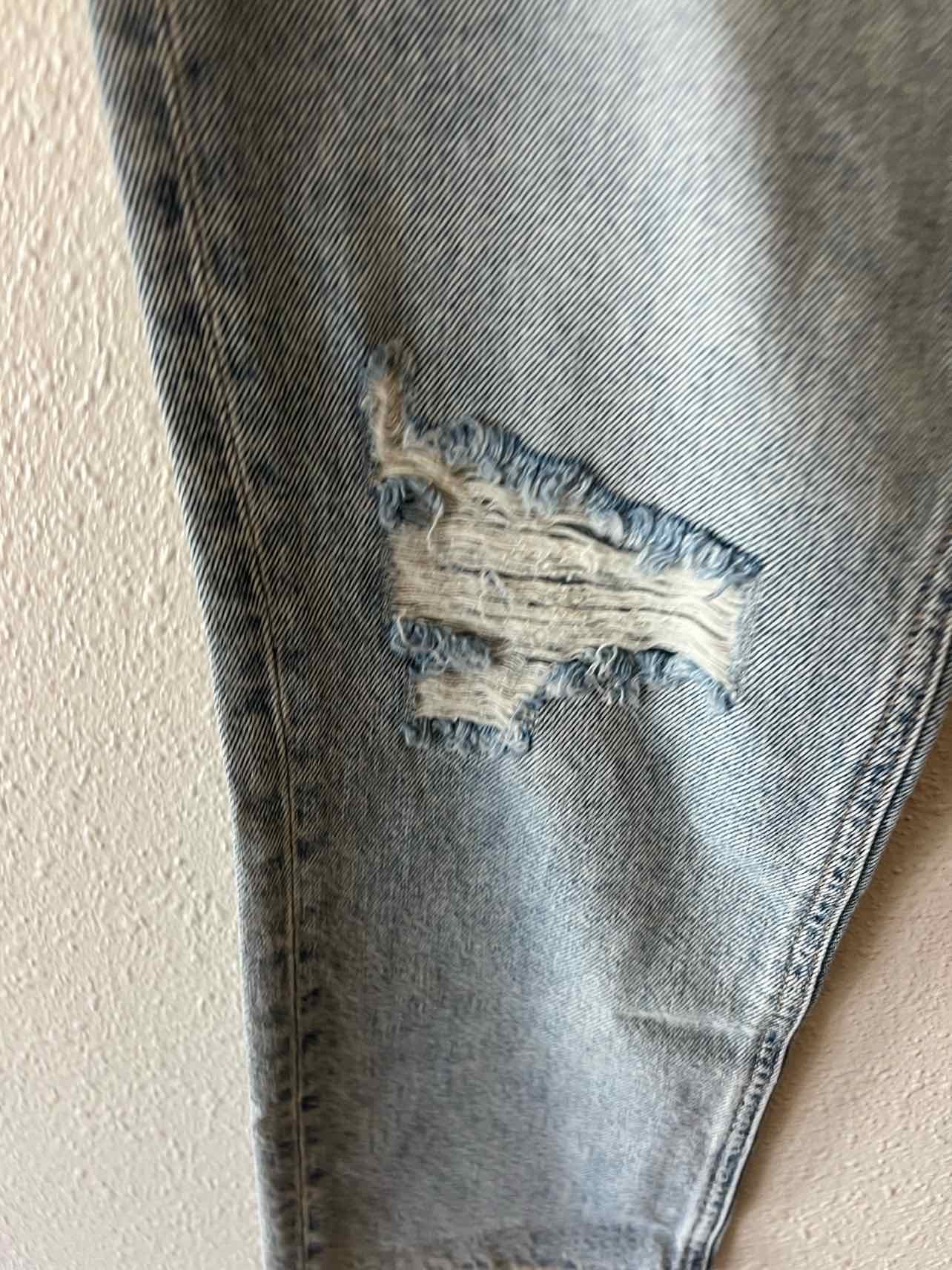 Hidden Jeans Light Wash Size 28 Jeans
