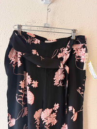 Chelsea 28 Black Multi Size 8 Pants