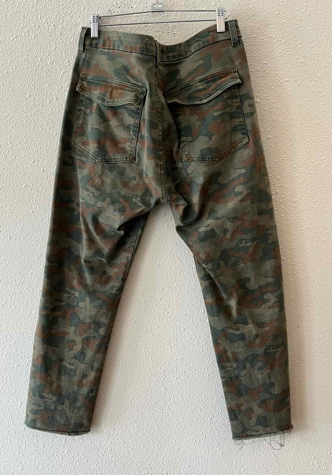 AMO Army Green Size 29 Jeans