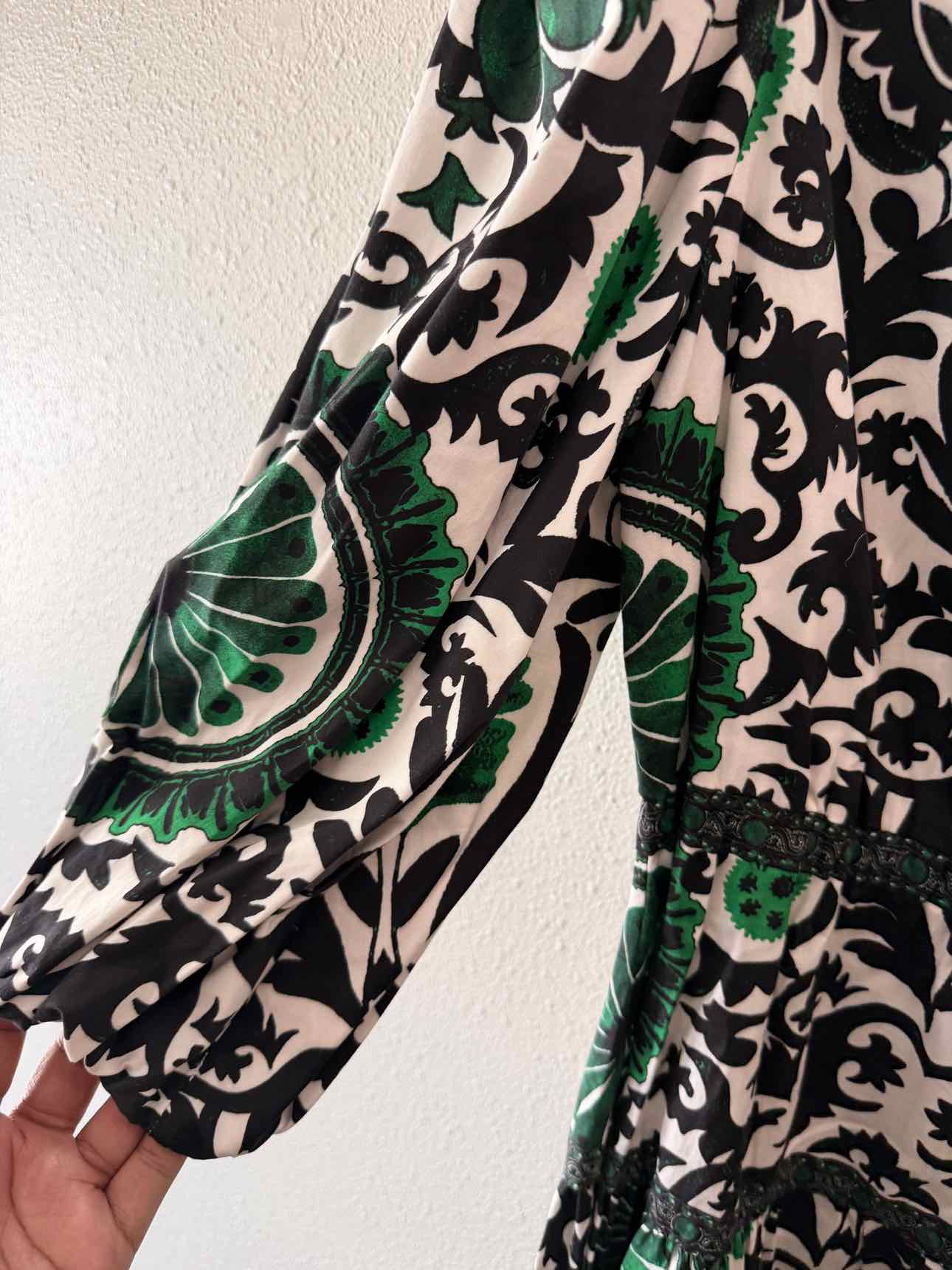 alice + olivia White Multi Size 6 Dress